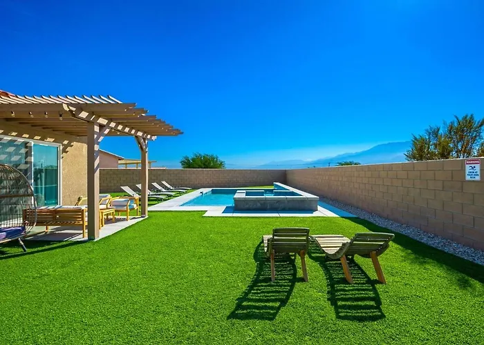 New House With Salt Water Pool And Majestic Views
